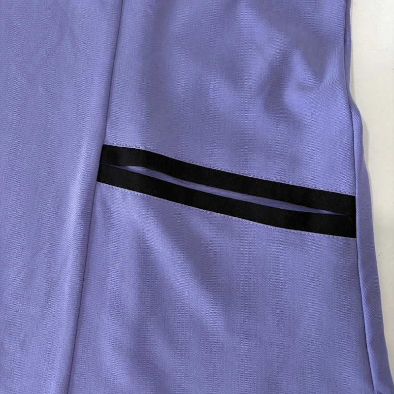 einforced stitching at both side pockets